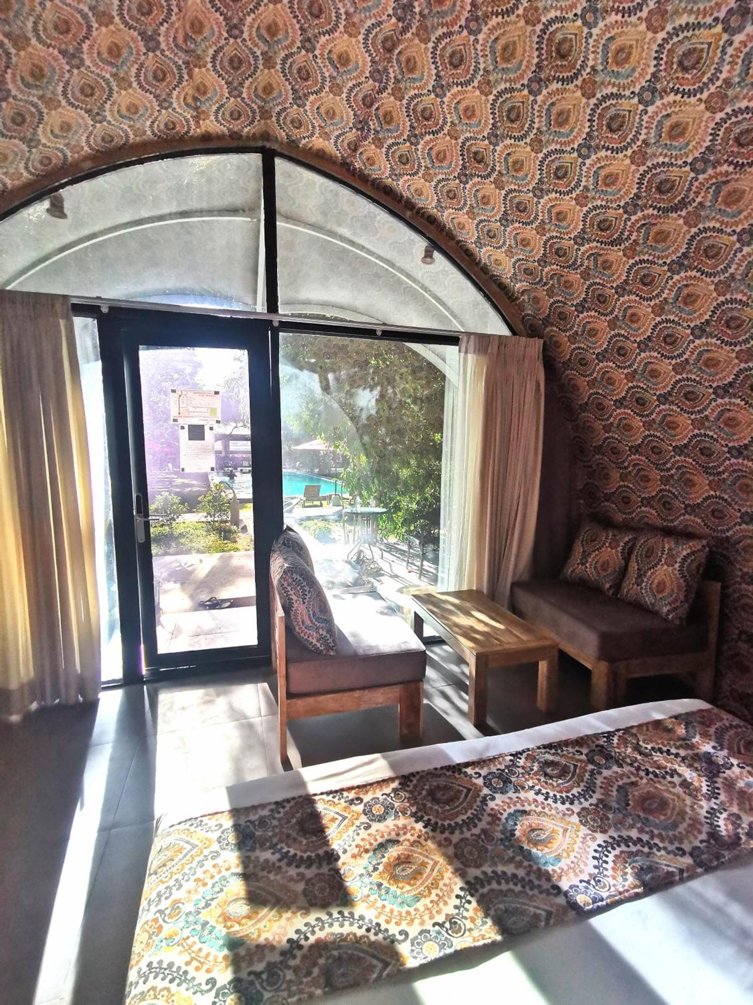 Nivadoo Resort Sigirîya Extérieur photo A room at the hotel